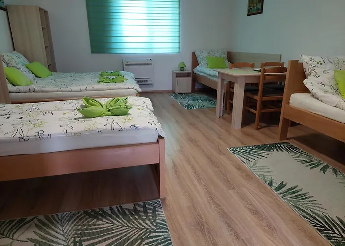 Gyepszel Panzio 3* טוקאי